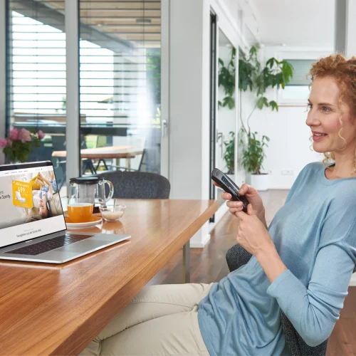 Jalousie_Esszimmer_Laptop_Nina_1